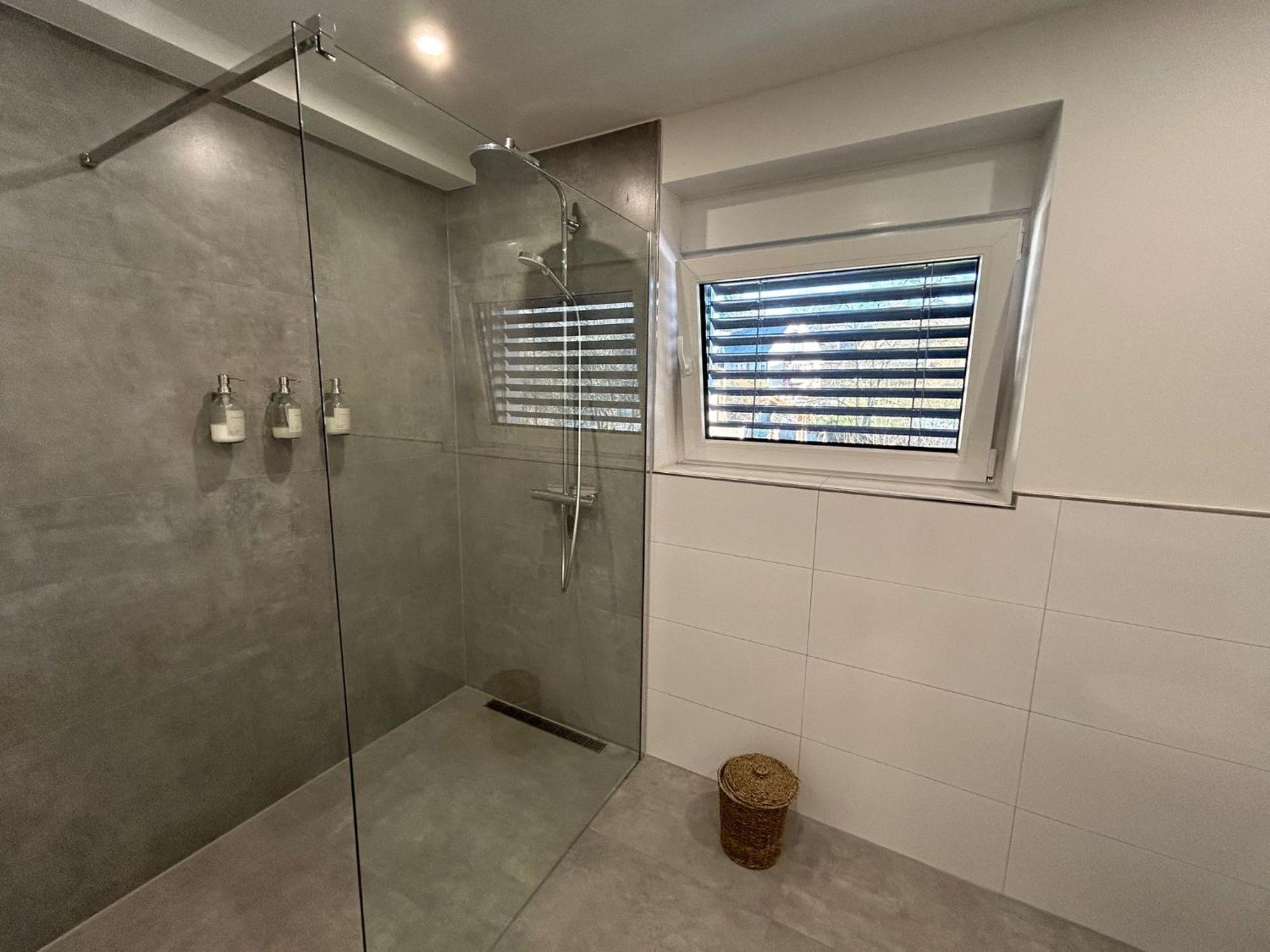 The Forest Retreat- Luxurioese Ferienwohnung Mit Privater Sauna Wermelskirchen Eksteriør billede